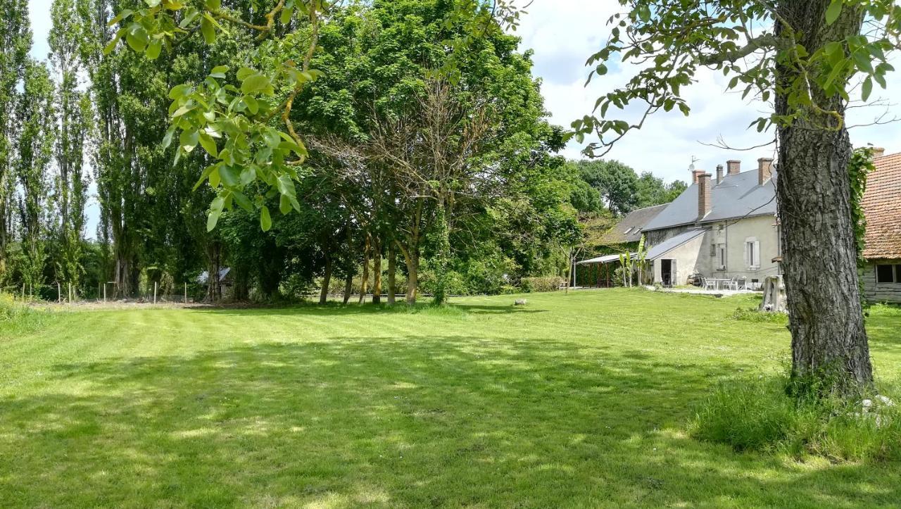 La Ferme De L'Isle Et Sa Roulotte Bed and Breakfast Avaray Buitenkant foto